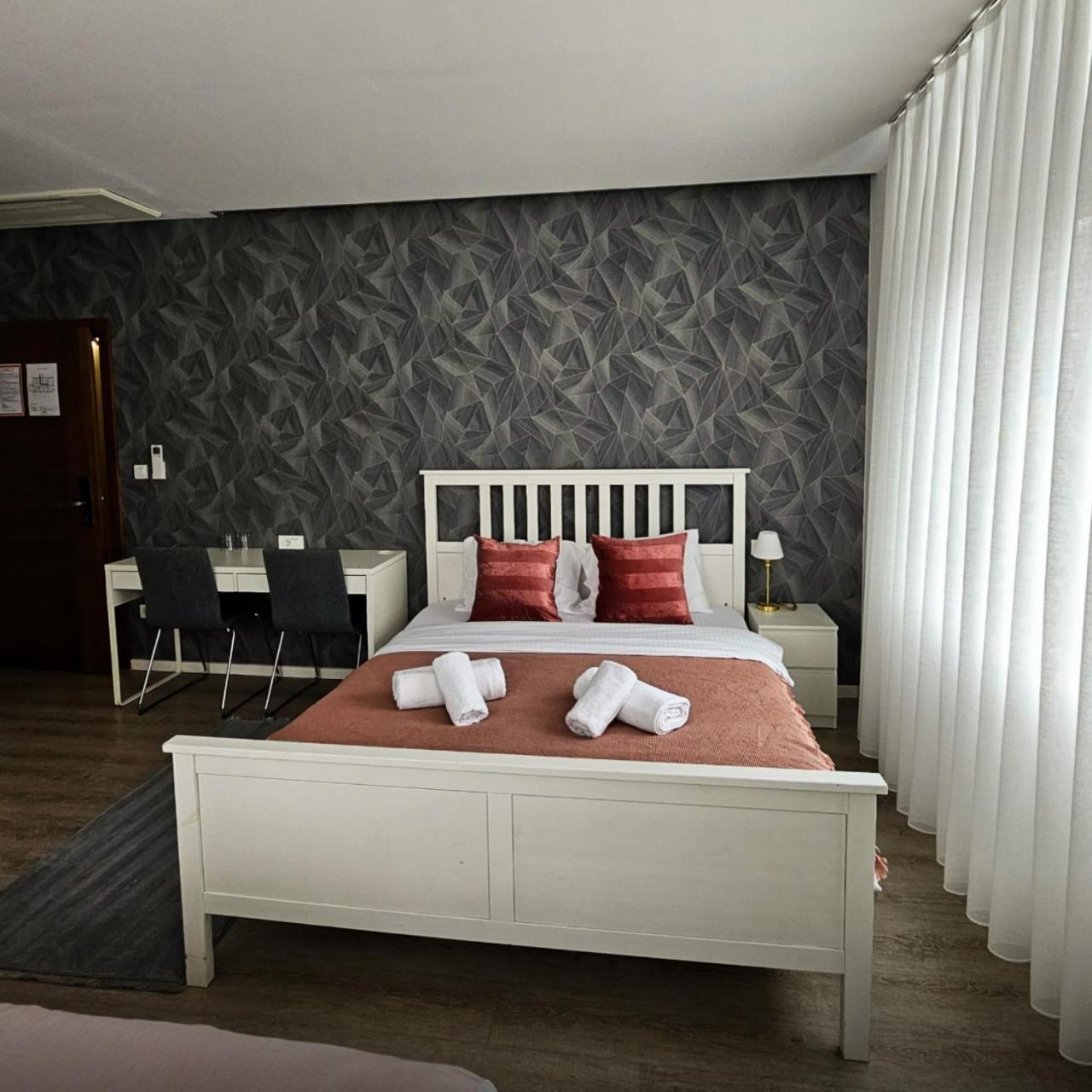 Hotel Morea Любляна Экстерьер фото